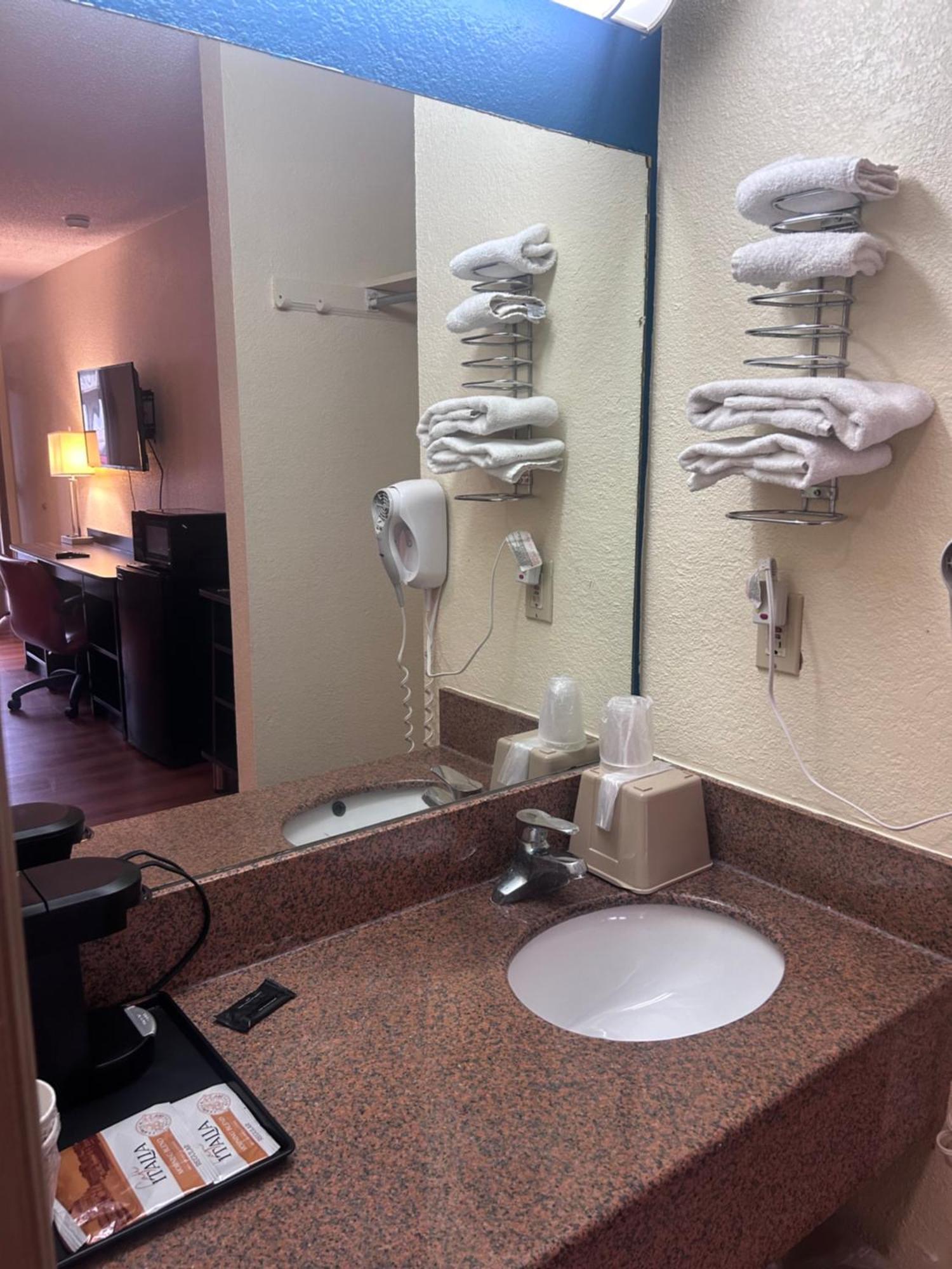 Americas Best Value Inn Dayton Kültér fotó
